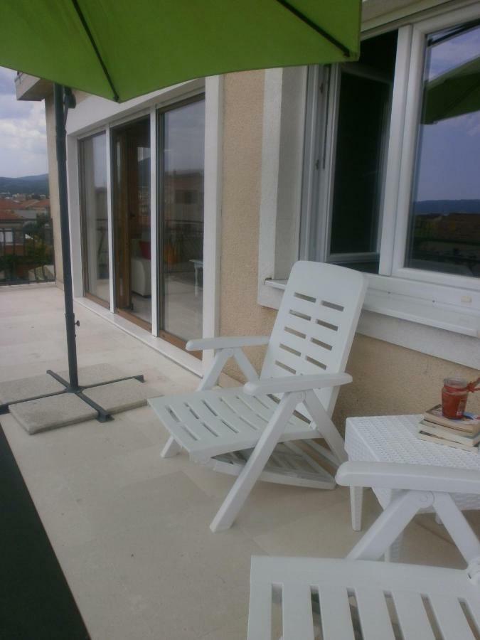 Apartmani Ljubica Kaštela 外观 照片